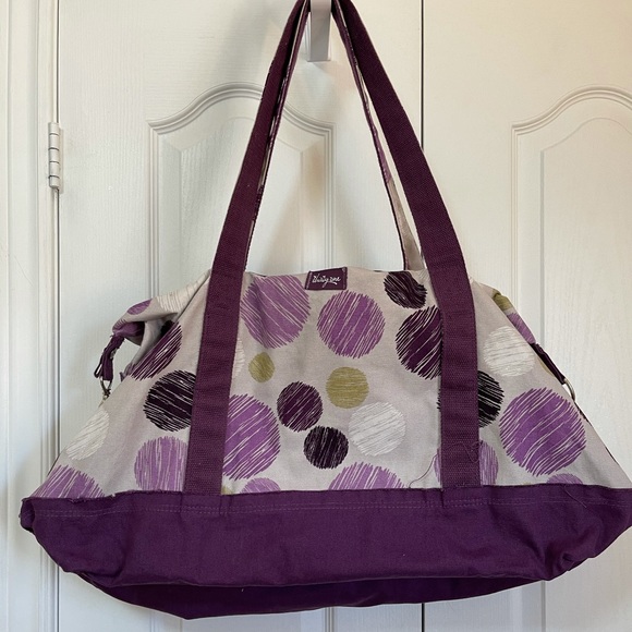 thirty-one Handbags - Thirty one retro weekender bag Like new condition